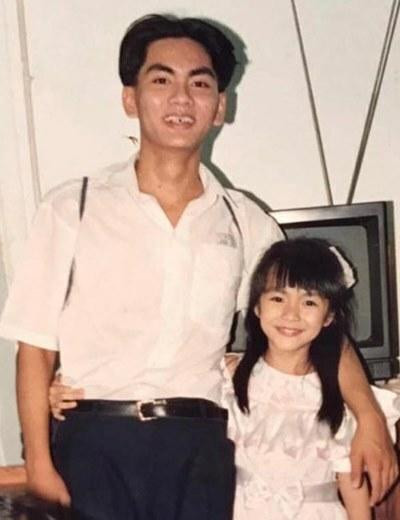 Tăng Thanh Hà khoe ảnh bên anh trai lúc bảy tuổi. Ảnh: TTH. Tăng Thanh Hà khoe ảnh bên anh trai lúc bảy tuổi. Ảnh: TTH.