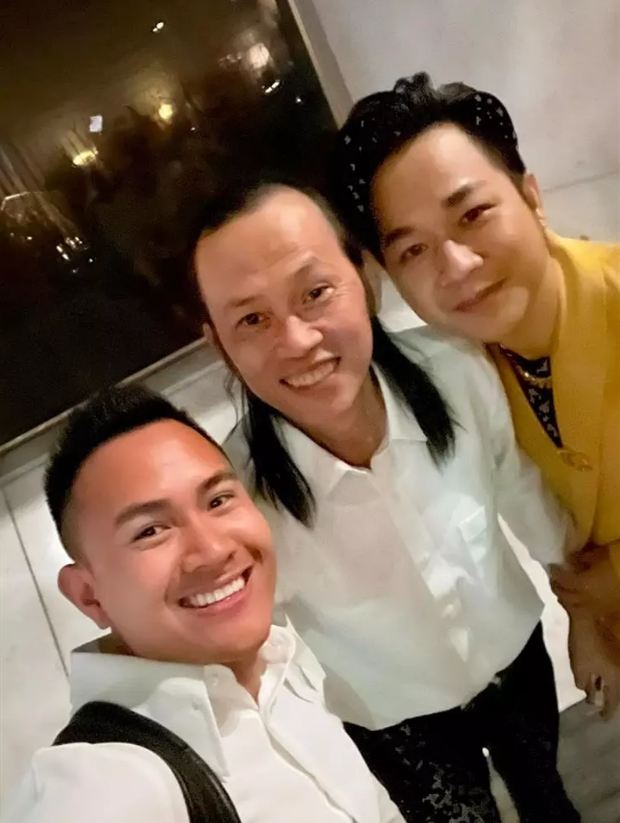 Quách Tuấn Du cùng nghệ sĩ Hoài Linh và con trai ruột của danh hài.