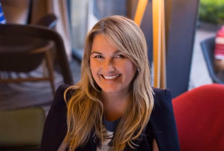 Tác giả Catherine Molloy. Tác giả Catherine Molloy.