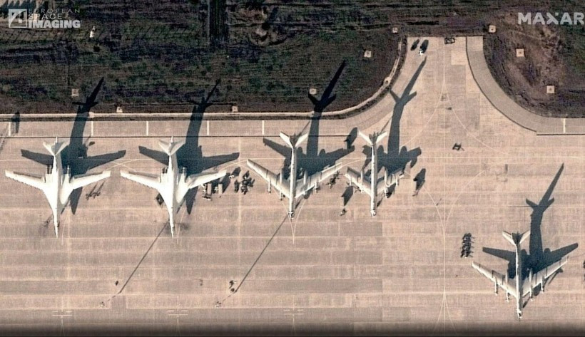 Ảnh vệ tinh của Công ty Maxar-Mỹ hiển thị rõ các máy bay ném bom chiến lược Tu-160 và Tu-95 tại Căn cứ Không quân Chiến lược Engels-2