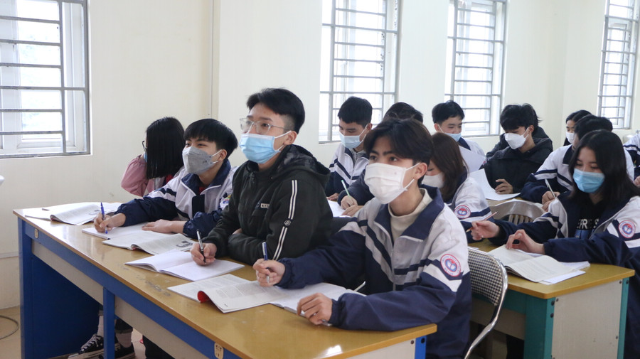 Một giờ học Ngữ văn của học sinh lớp 12 Trường THPT B Phủ Lý - Hà Nam. Một giờ học Ngữ văn của học sinh lớp 12 Trường THPT B Phủ Lý - Hà Nam.