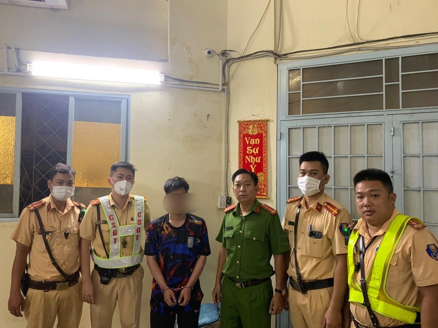 Đỗ Đức Anh tại cơ quan công an. Đỗ Đức Anh tại cơ quan công an.