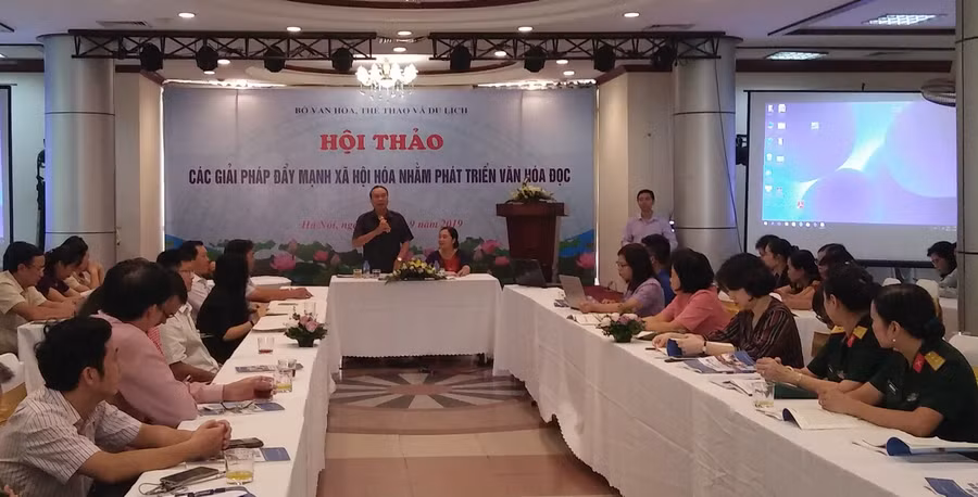 Đông đảo chuyên gia, đại diện các đơn vị thư viện trong cả nước tham dự hội thảo. Ảnh: Bình Thanh.