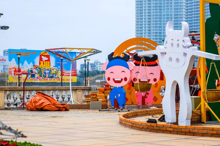 Việc thi công, trang trí hoa dự kiến hoàn thành ngày 8/2