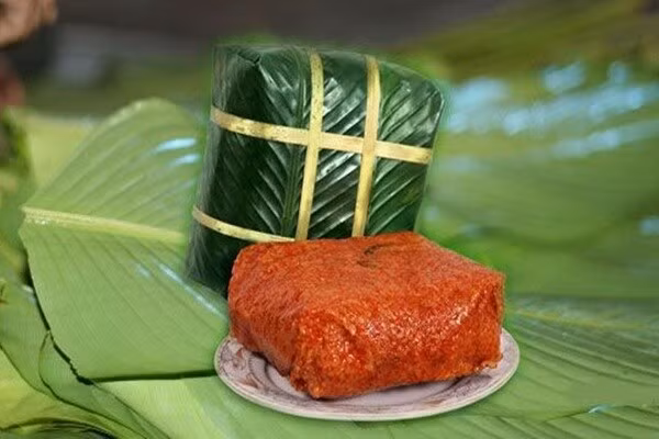 Bánh chưng gấc.