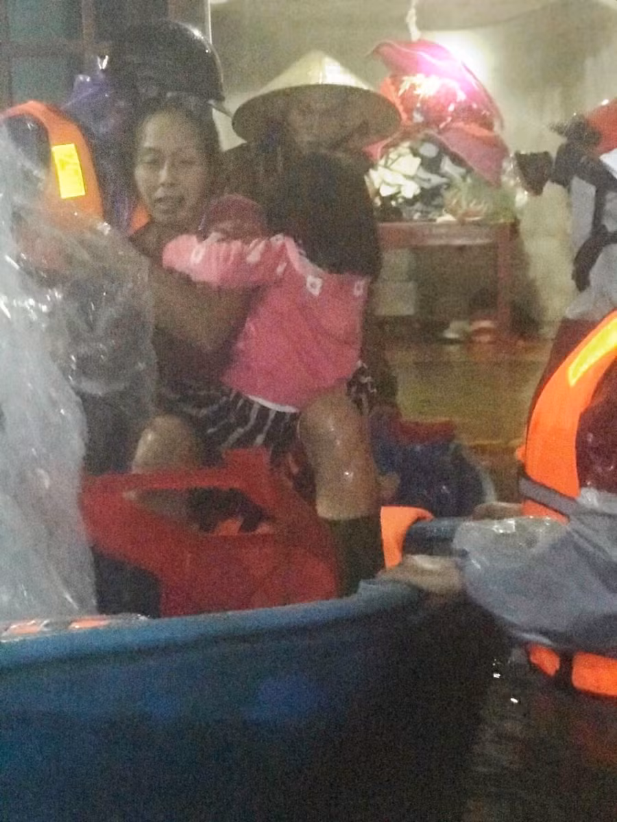 Trẻ em, người già được đảm bảo an toàn nhất.