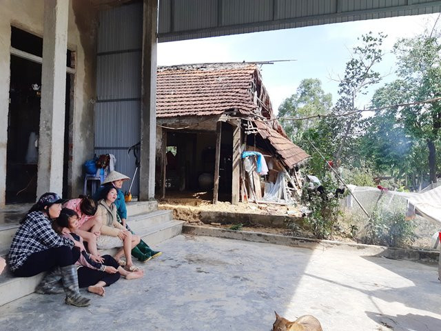 Người thân đau đớn trước sự ra đi của em Hoàng Trọng Quân.