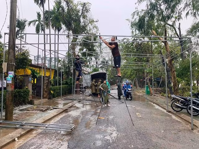 Công tác làm tang lễ tại nhà riêng ông Bình.