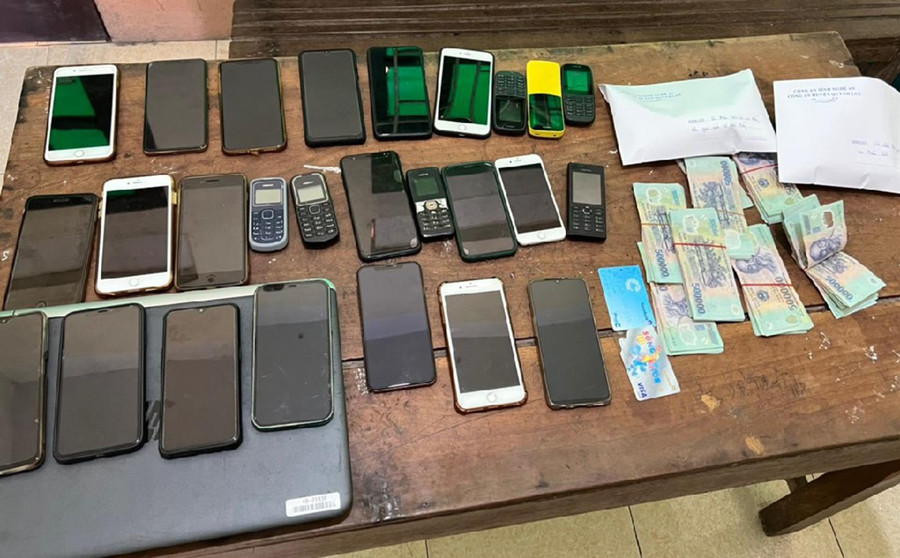 Số tang vật vụ án bị công an thu giữ.