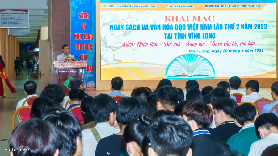 Quang cảnh lễ khai mạc Ngày Sách và Văn hóa đọc tại Vĩnh Long.