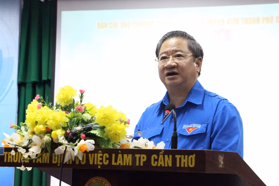 Ông Trần Việt Trường, Chủ tịch UBND thành phố Cần Thơ phát biểu tại hội nghị.