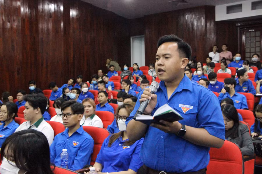 Thanh niên đối thoại cùng lãnh đạo thành phố.