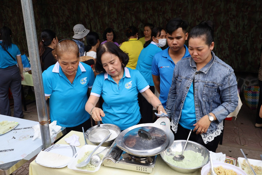 Các hoạt động vui Tết, hội thi tạo hình mang đậm chất văn hóa Khmer. Các hoạt động vui Tết, hội thi tạo hình mang đậm chất văn hóa Khmer.