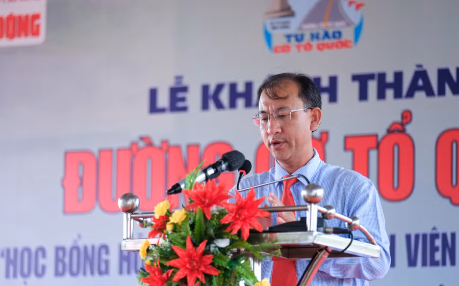 Ông Nguyễn Trung Nghĩa, Chủ tịch UBND huyện Phong Điền phát biểu tại buổi lễ.