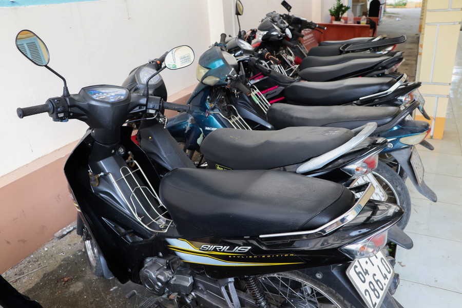 Công an thu hồi được 9 xe máy. Công an thu hồi được 9 xe máy.