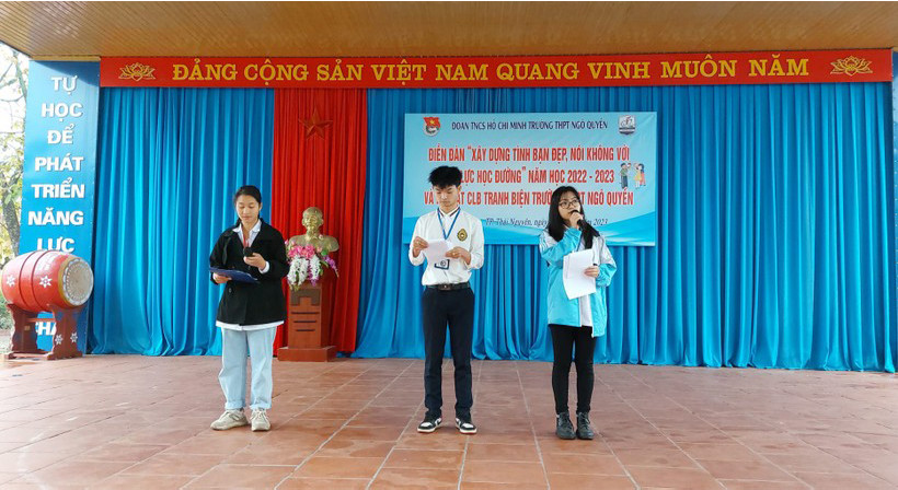 Diễn đàn "Xây dựng tình bạn đẹp, nói không với bạo lực học đường" năm học 2022-2023 tại trường THPT Ngô Quyền. Diễn đàn "Xây dựng tình bạn đẹp, nói không với bạo lực học đường" năm học 2022-2023 tại trường THPT Ngô Quyền.