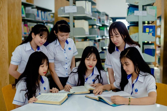 Theo nhiều chuyên gia, muốn nhân lực ngành CNTT và Du lịch được tốt hơn, chất lượng hơn cần có cơ chế đặc thù cho nhân lực hai ngành này Theo nhiều chuyên gia, muốn nhân lực ngành CNTT và Du lịch được tốt hơn, chất lượng hơn cần có cơ chế đặc thù cho nhân lực hai ngành này