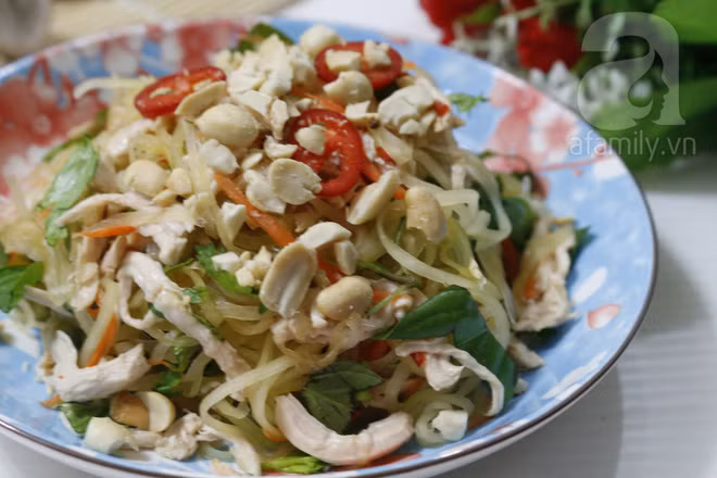 Mách bạn tuyệt chiêu làm nộm đu đủ thịt gà chua ngọt giòn ngon 