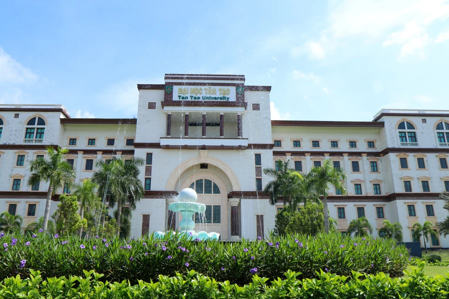 Đại học Tân Tạo - trường ĐH phi lợi nhuận chuẩn Hoa Kỳ đầu tiên tại Việt Nam.