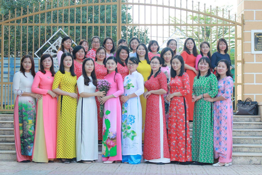 Khánh Hòa: Giáo viên hưởng ứng sự kiện “Áo dài di sản văn hoá Việt Nam“