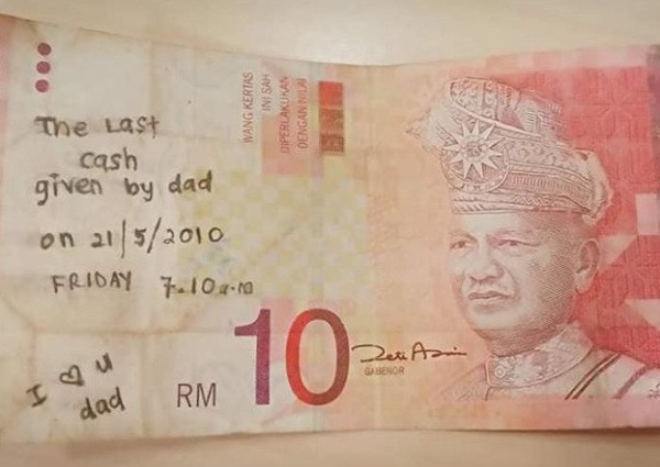 Tờ tiền 10 Ringgit là kỷ vật của người cha quá cố. 