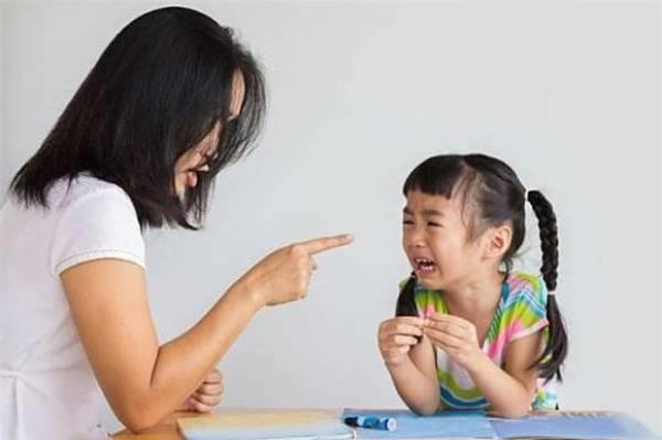 Cách dạy trẻ 3 tuổi nghe lời nhiều bố mẹ áp dụng đã thành công - Ảnh 2 cach day con 3 tuoi nghe loi 2