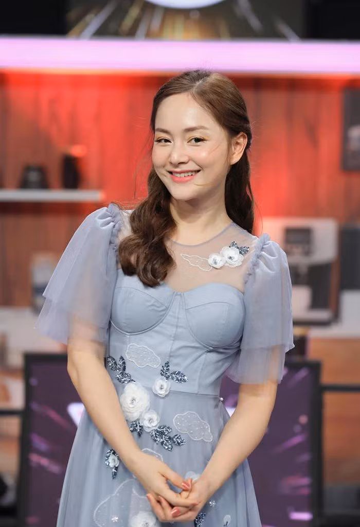 Ảnh thời chưa nổi tiếng của người đẹp phim truyền hình Quỳnh Nga, Thu Quỳnh... ảnh 14