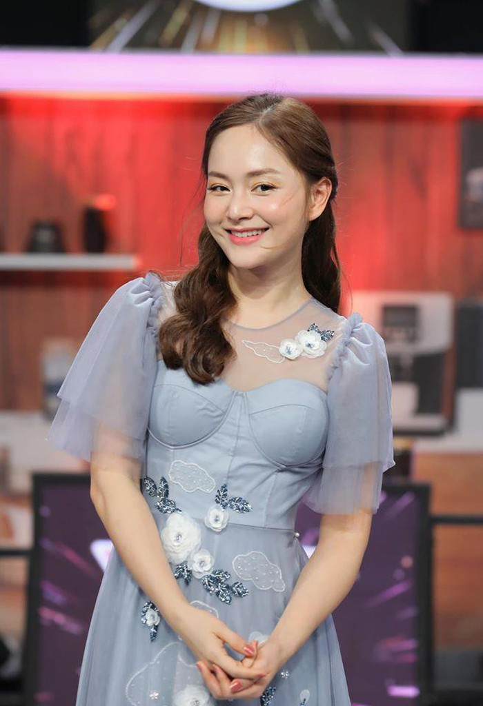 Ảnh thời chưa nổi tiếng của người đẹp phim truyền hình Quỳnh Nga, Thu Quỳnh... ảnh 14 Ảnh thời chưa nổi tiếng của người đẹp phim truyền hình Quỳnh Nga, Thu Quỳnh... ảnh 14