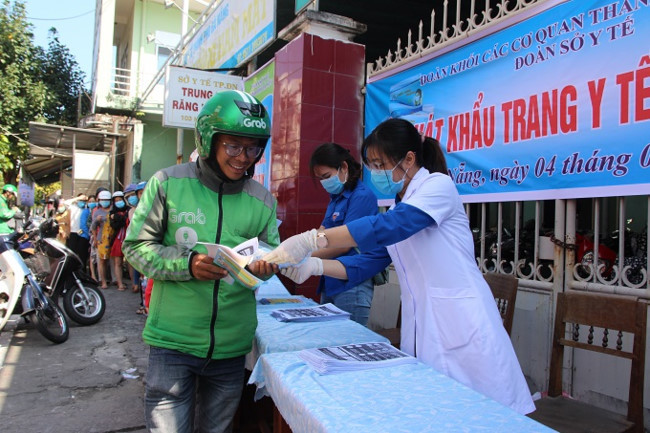 Huy động lực lượng sinh viên Đại học Đà Nẵng tình nguyện tham gia một số công việc hỗ trợ công tác phòng, chống dịch Covid-19. Huy động lực lượng sinh viên Đại học Đà Nẵng tình nguyện tham gia một số công việc hỗ trợ công tác phòng, chống dịch Covid-19.