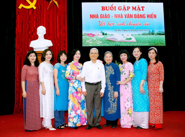 Tiễn biệt tác giả bài thơ Mẹ vắng nhà ngày bão - Nhà giáo ưu tú Đặng Hiển - 5