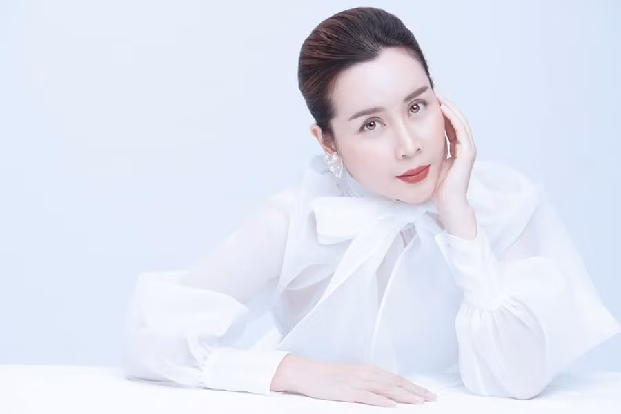 Nhan sắc khó tin của Lưu Hương Giang sau "dao kéo"