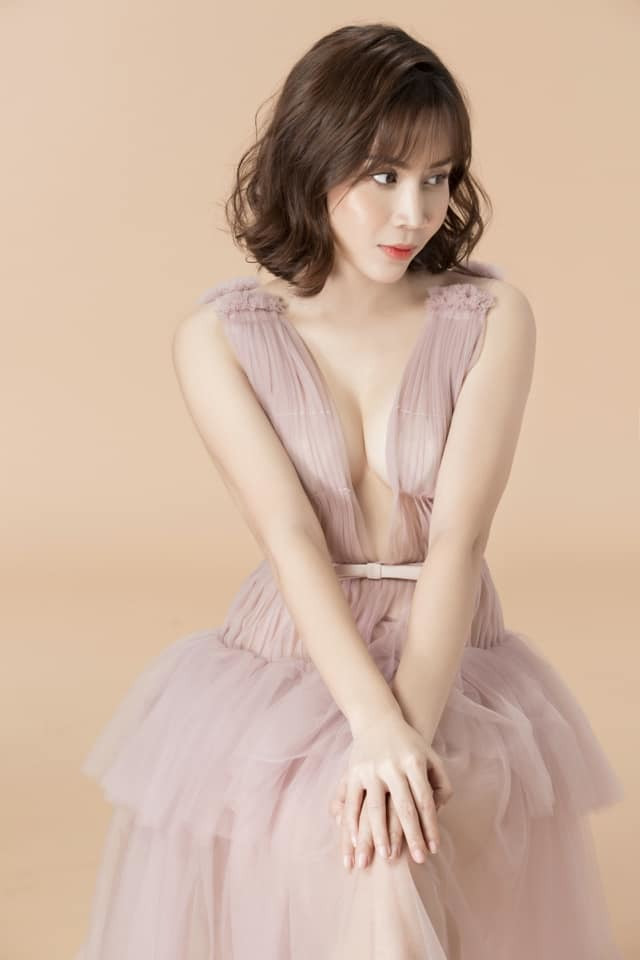 Nhan sắc khó tin của Lưu Hương Giang sau "dao kéo" ảnh 11 Nhan sắc xinh đẹp khó tin của Lưu Hương Giang sau khi 'dao kéo'