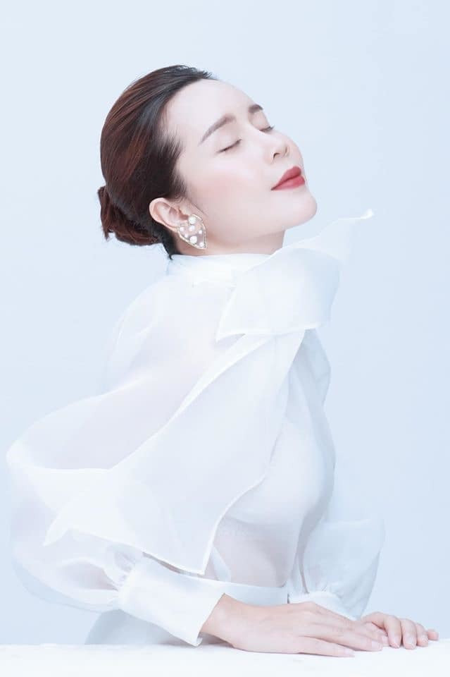 Nhan sắc khó tin của Lưu Hương Giang sau "dao kéo" ảnh 2 Nhan sắc xinh đẹp khó tin của Lưu Hương Giang sau khi 'dao kéo'