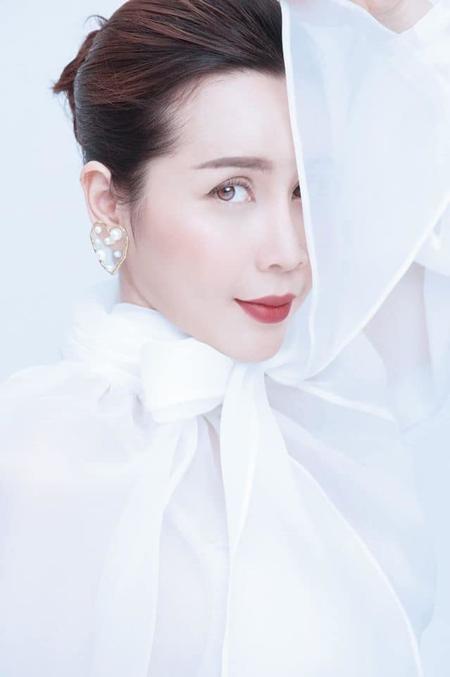 Nhan sắc khó tin của Lưu Hương Giang sau "dao kéo" ảnh 1 Nhan sắc xinh đẹp khó tin của Lưu Hương Giang sau khi 'dao kéo'