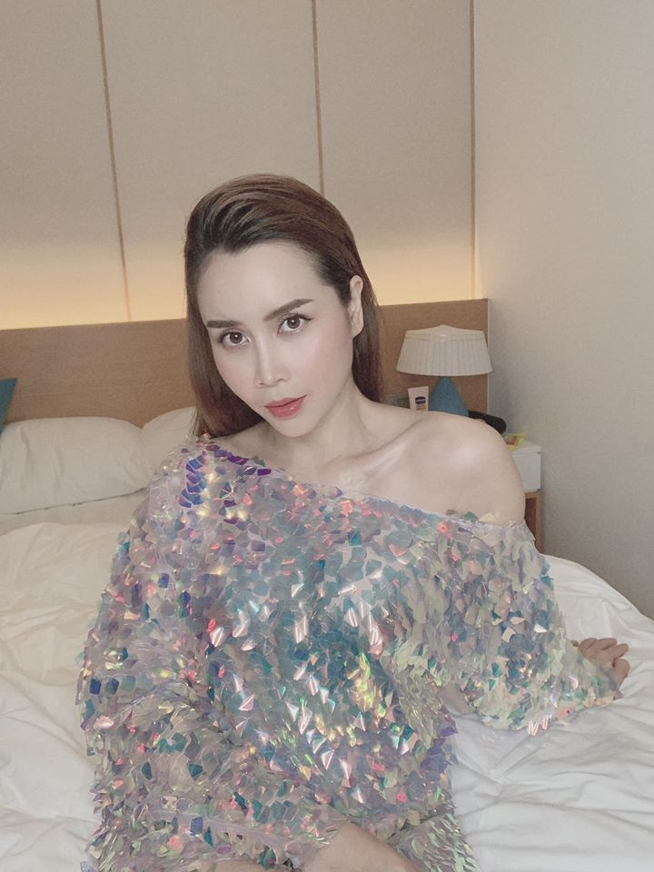 Nhan sắc khó tin của Lưu Hương Giang sau "dao kéo" ảnh 17 Nhan sắc xinh đẹp khó tin của Lưu Hương Giang sau khi 'dao kéo'