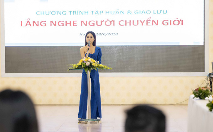 Về nước trong vai trò Hoa hậu Chuyển giới Quốc tế, Hương Giang tích cực tham gia các hoạt động vì cộng đồng LGBT (đồng tính, song tính, chuyển giới). Cô khởi động chiến dịch thu thập chữ ký, gửi thư ngỏ mong Bộ Y tế sớm trình Dự thảo Luật chuyển đổi giới tính. Người đẹp dẫn dắt talkshow "Just love’ với các chủ đề xoay quanh cộng đồng LGBT. Hoa hậu còn trở thành đại sứ quỹ ‘Không biên giới’ xây trường học cho trẻ em, đại sứ ‘Ngày hội nón hồng’ của bệnh nhân ung thư vú... Những hoạt động thiết thực trên giúp Hương Giang nhận đề cử ‘Ngôi sao vì cộng đồng 2018’ của báo Ngoisao.net, lọt Top 50 người phụ nữ ảnh hưởng nhất Việt Nam năm 2018 trong lĩnh vực Hoạt động xã hội do Forbes Việt Nam vinh danh. Về nước trong vai trò Hoa hậu Chuyển giới Quốc tế, Hương Giang tích cực tham gia các hoạt động vì cộng đồng LGBT (đồng tính, song tính, chuyển giới). Cô khởi động chiến dịch thu thập chữ ký, gửi thư ngỏ mong Bộ Y tế sớm trình Dự thảo Luật chuyển đổi giới tính. Người đẹp dẫn dắt talkshow ‘Just love’ với các chủ đề xoay quanh cộng đồng LGBT. Hoa hậu còn trở thành đại sứ quỹ ‘Không biên giới’ xây trường học cho trẻ em, đại sứ ‘Ngày hội Nón hồng’ của bệnh nhân ung thư vú,... Những hoạt động thiết thực trên giúp Hương Giang nhận đề cử ‘Ngôi sao vì cộng đồng 2018’ của báo Ngoisao.net, lọt Top 50 người phụ nữ ảnh hưởng nhất Việt Nam năm 2018 trong lĩnh vực Hoạt động xã hội do Forbes Việt Nam vinh danh.