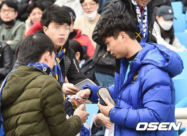 Công Phượng được đồng đội Incheon khen, "nể" khoản tiếng Anh ảnh 1 Công Phượng được đồng đội Incheon khen,