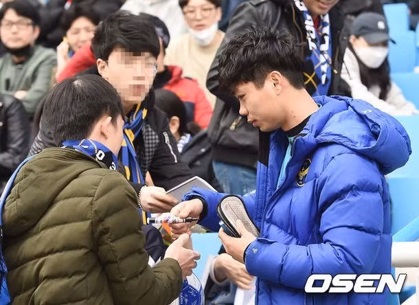 Công Phượng được đồng đội Incheon khen, "nể" khoản tiếng Anh