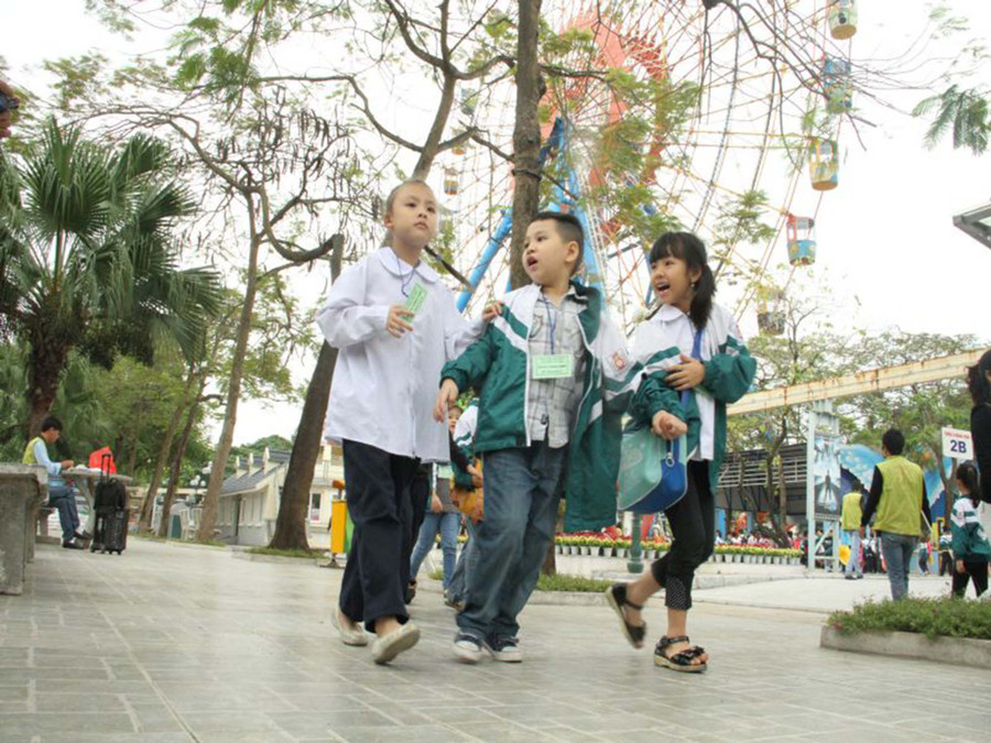 Cần tạo cho trẻ tâm lý tốt khi chuyển cấp học. Ảnh: NT