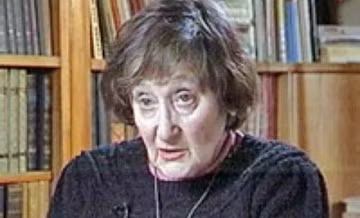 Nữ văn sĩ Nga Elena Andreeva