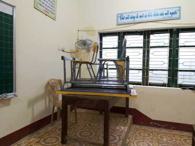 Trường tiểu học Liên Minh (Đức Thọ) đã thực hiện kê kích bàn ghế chống ngập nước. Trường tiểu học Liên Minh (Đức Thọ) đã thực hiện kê kích bàn ghế chống ngập nước.