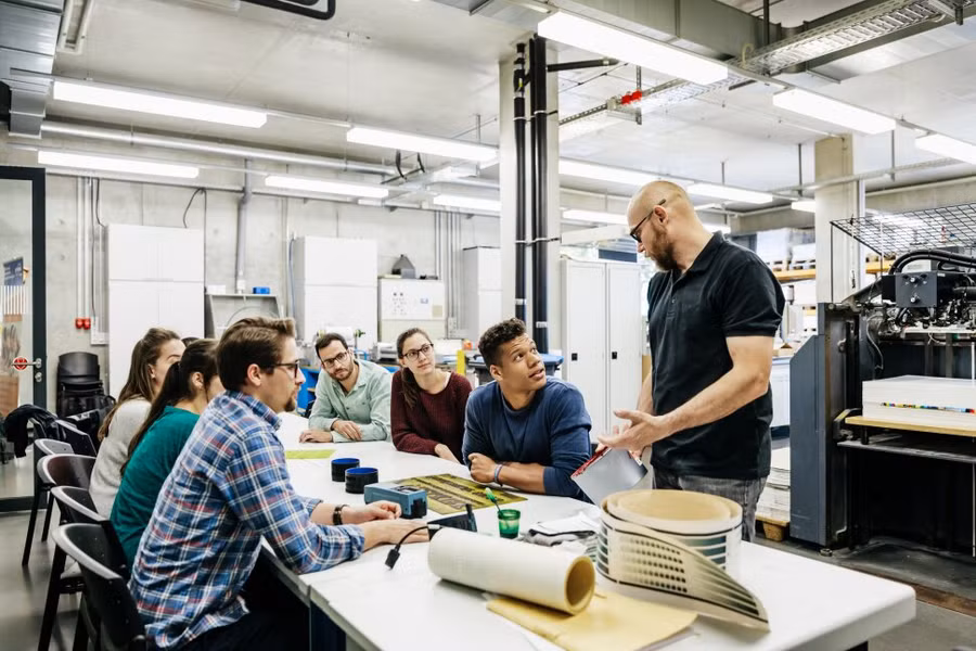 Nhiều nhà tuyển dụng yêu cầu ít nhất bằng thạc sĩ về khoa học máy tính hoặc lĩnh vực liên quan. (Ảnh: ITN)