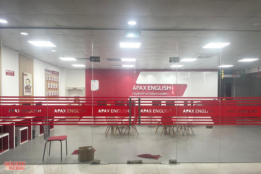 Trung tâm Anh ngữ Apax Leaders tại tầng 3 Eco City "cửa đóng, then cài" nhiều tháng nay nhưng công ty này vẫn không thanh lý hợp đồng, trả lại mặt bằng cho đối tác.