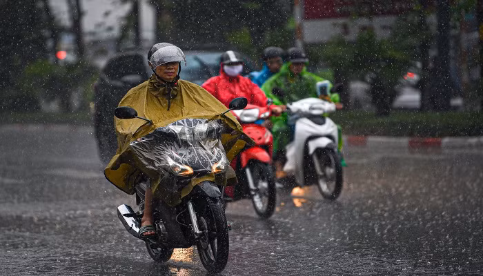 Thời tiết hôm nay 7/6: Bắc Bộ nhiều mây, mưa rào và dông, Nam Bộ ngày nắng nóng