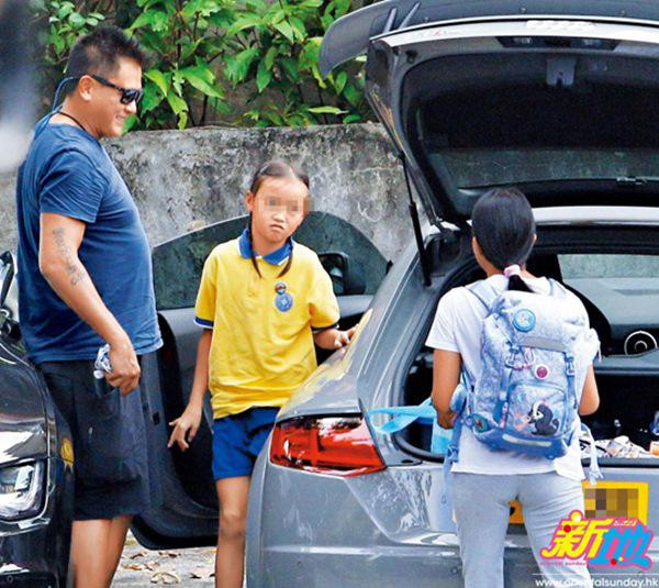 5 lần 7 lượt tha thứ vợ phản bội, cuối cùng tài tử này vẫn phải chịu cảnh cô quạnh ảnh 2 5 lan 7 luot tha thu cho vo phan boi, cuoi cung tai tu nay van "ga trong nuoi con" - 5