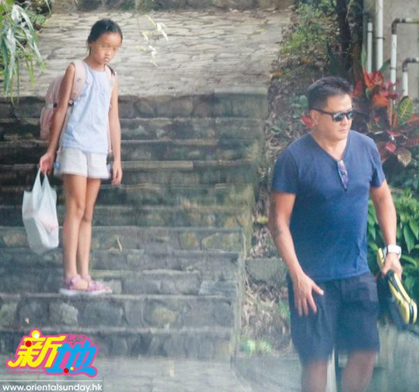 5 lần 7 lượt tha thứ vợ phản bội, cuối cùng tài tử này vẫn phải chịu cảnh cô quạnh ảnh 1 5 lan 7 luot tha thu cho vo phan boi, cuoi cung tai tu nay van "ga trong nuoi con" - 1