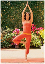 7 động tác yoga giúp bạn khỏe mạnh, trẻ trung 3 7-dong-tac-yoga-giup-ban-khoe-manh-tre-trung-3