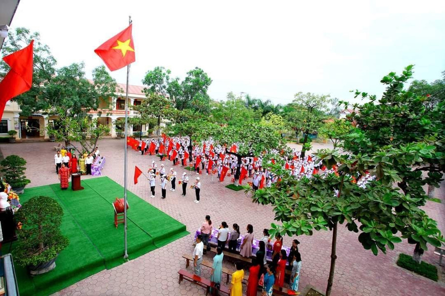 Buổi Lễ Khai giảng năm học mới tại trường THCS Quang Sơn Buổi Lễ Khai giảng năm học mới tại trường THCS Quang Sơn