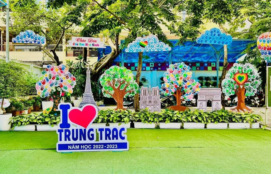 Một góc khuôn viên trường TH Trưng Trắc Một góc khuôn viên trường TH Trưng Trắc