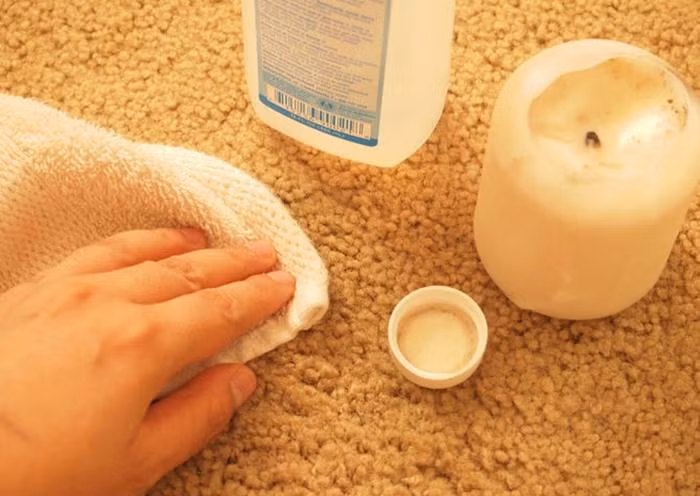 Cách chùi sạch sáp nến bám trên đồ dùng trong nháy mắt ảnh 1